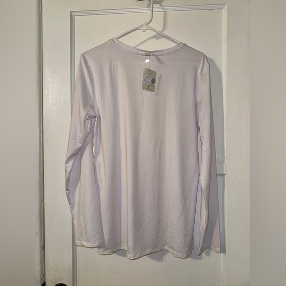 Fabletics Dry-Flex White Long-Sleeve Tunic NWT Medium - Picture 5 of 6